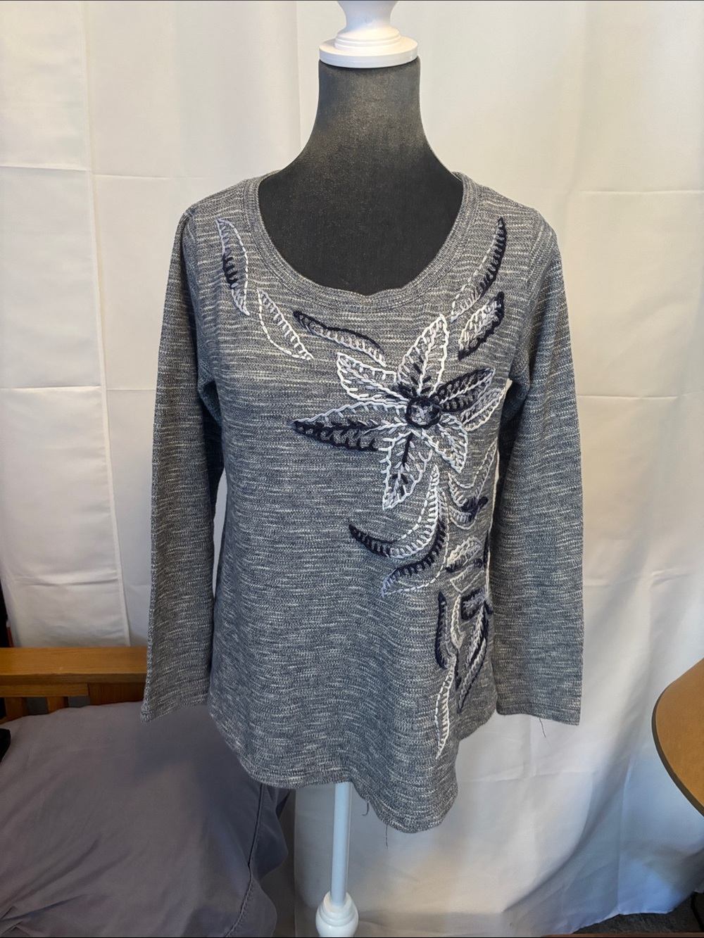 Lucky Brand Gray Embroidered Floral Knit Top S